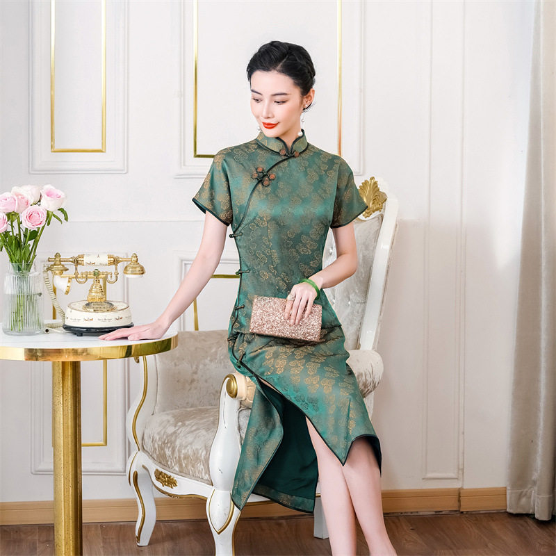 2026夏季新款绿色桑蚕丝新中式国风复古修身气质长款真丝旗袍裙女