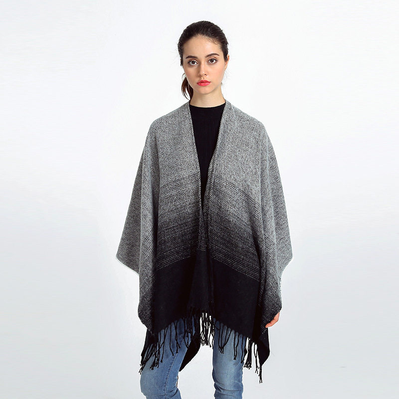 2025欧美秋冬黑灰渐变色披肩复古流苏围巾空调保暖仿羊绒拼色女士