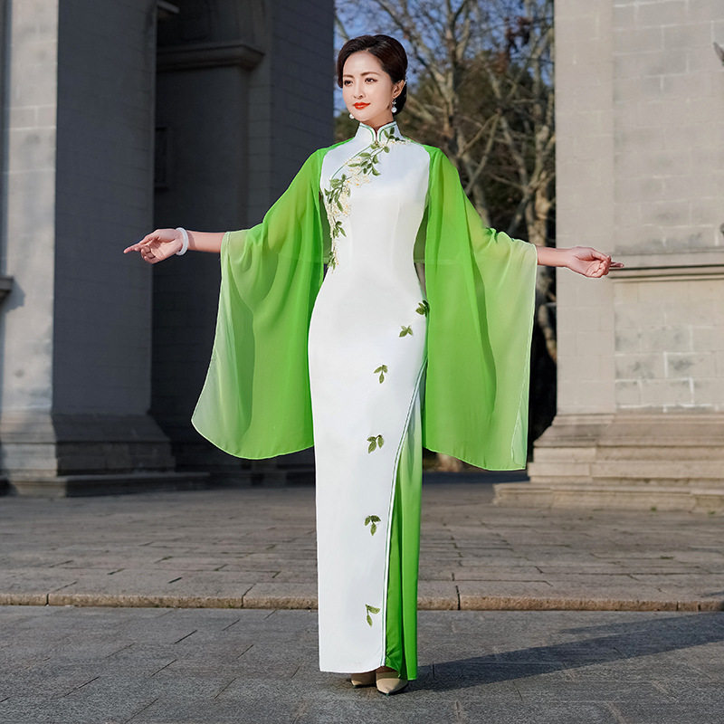 走秀旗袍女2026气质年轻款无袖改良优雅连衣裙时尚主持大码演出服