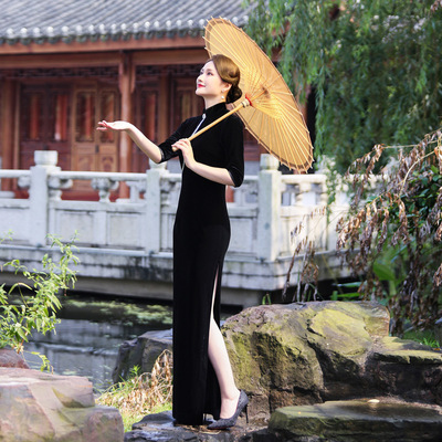 旗袍秀2025年新款黑色长款修身长袖走秀模特优雅丝绒改良演出旗袍