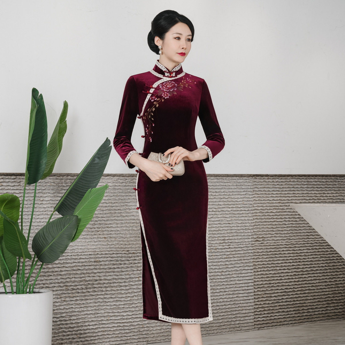 鸿韵绣春装新款改良丝绒旗袍气质高档结婚敬酒服喜庆中老年妈妈装