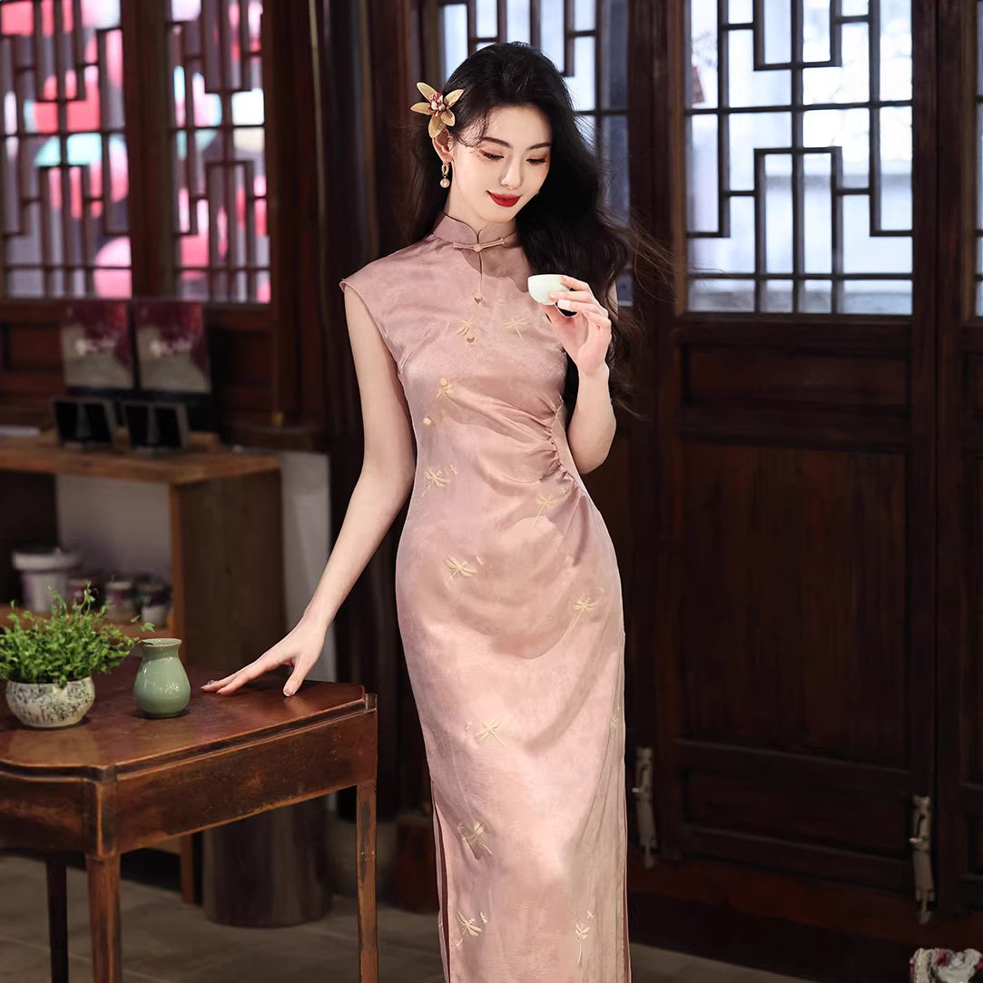2026夏季新款气质粉色少女改良新中式连衣裙日常订婚礼服国风旗袍