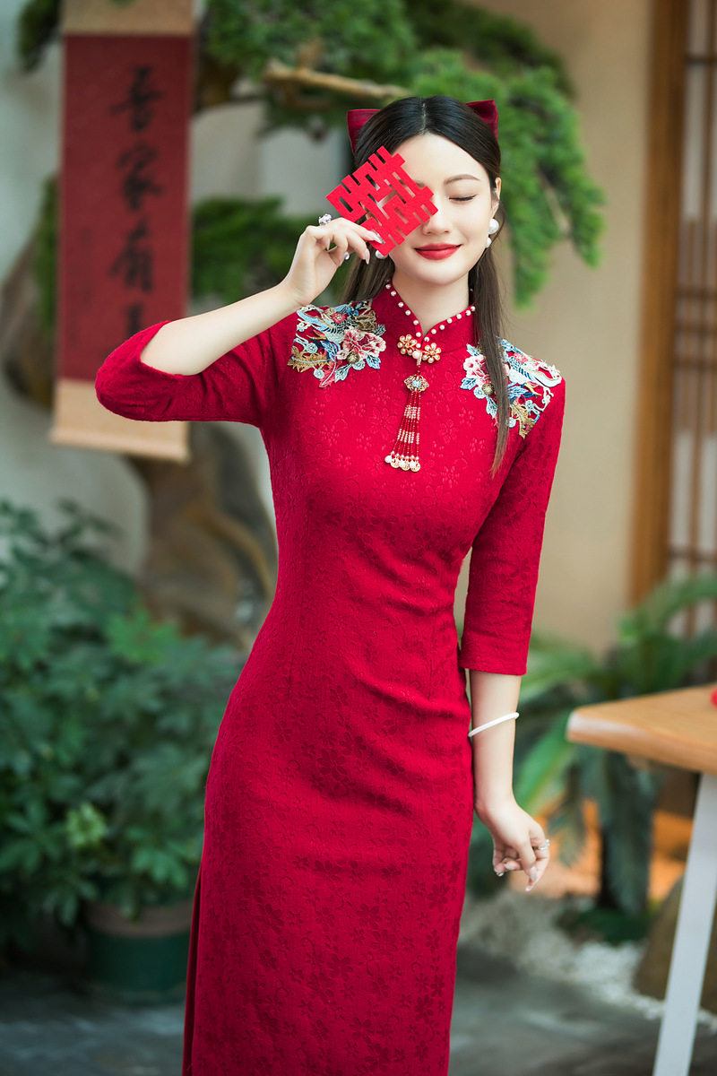 蕾丝旗袍敬酒服新娘酒红色中式结婚订婚礼服连衣裙女回门便装春季