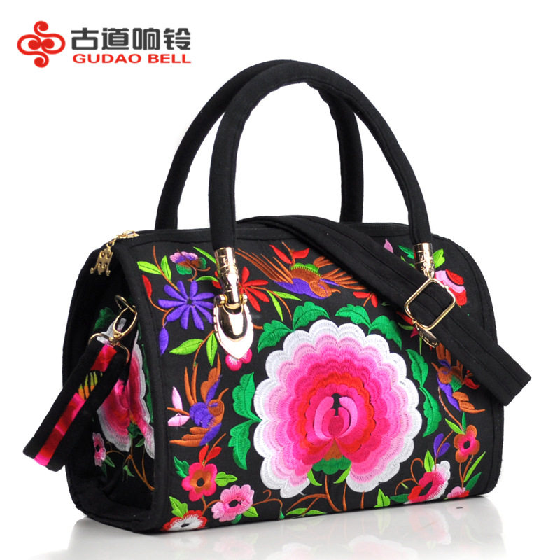 民族风两用帆布绣花旅行手提女包