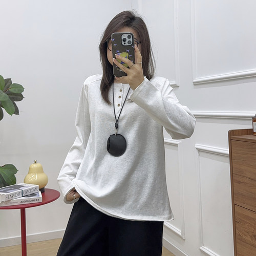 宛宛家圆领纯色百搭长袖T恤