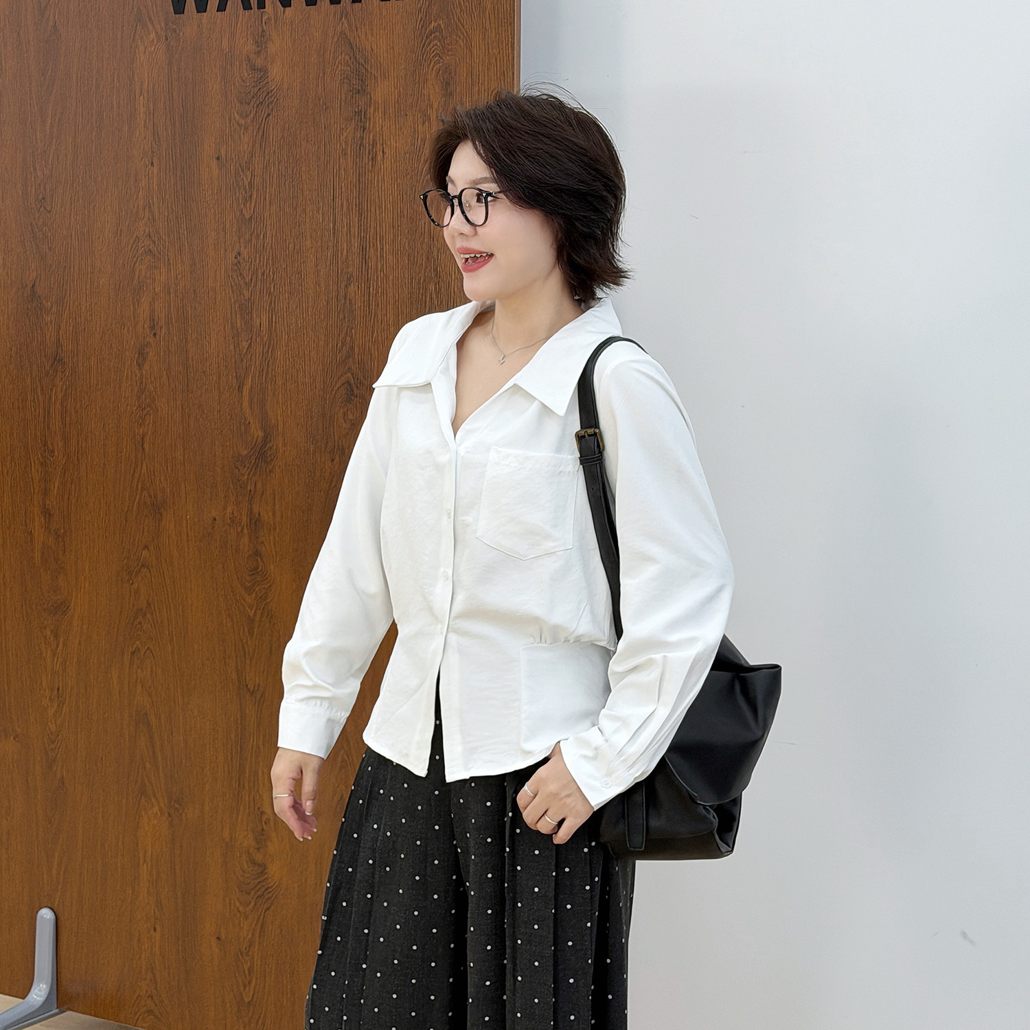 宛宛大码胖mm正肩POLO领收腰长袖衬衫女装设计感显瘦衬衣秋季上衣