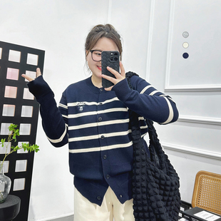 大码 内搭外套上衣女秋冬胖mm显瘦遮肉慵懒风复古条纹毛衣针织开衫