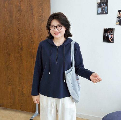 宛宛大码胖mm通勤风连帽拉链衫长袖T恤女秋季新款显瘦短套头上衣