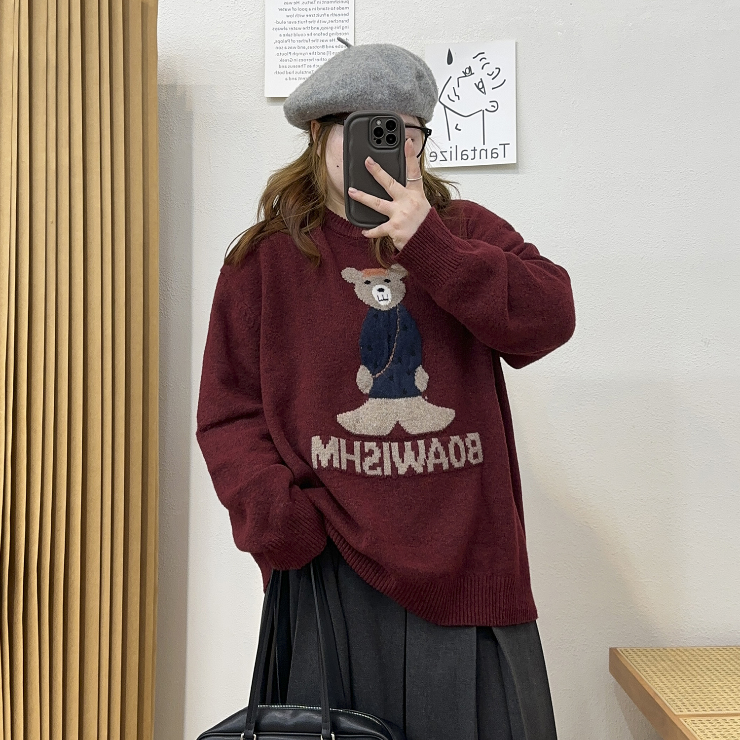 撞色小熊圆领针织毛衣