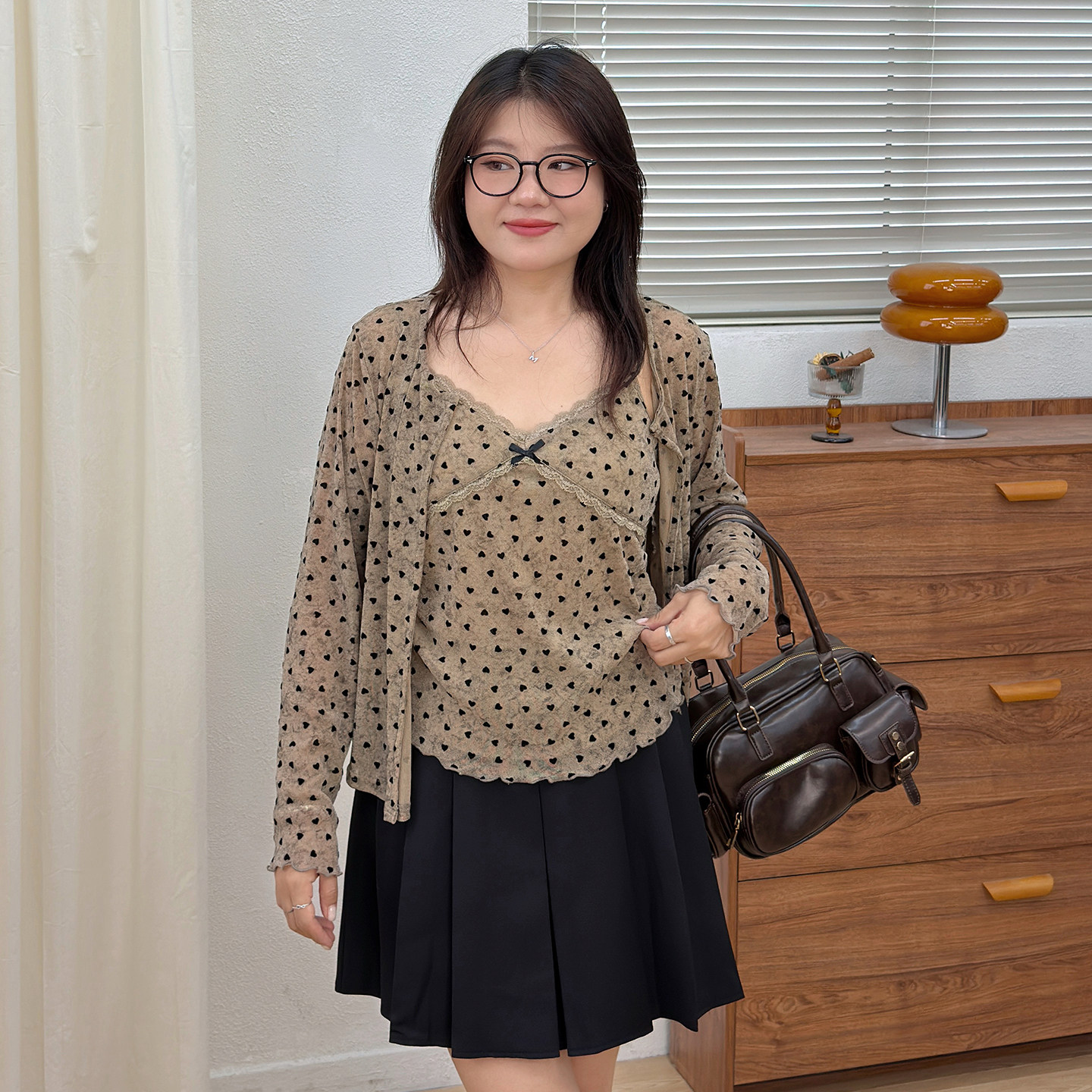 宛宛大码女胖mm韩系波点蕾丝拼接吊带背心秋季小众开衫绝美两件套图片