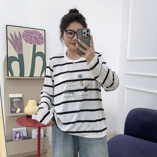 轻薄圆领撞色条纹长袖T恤