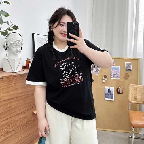 撞色包边可爱狗狗印花T恤