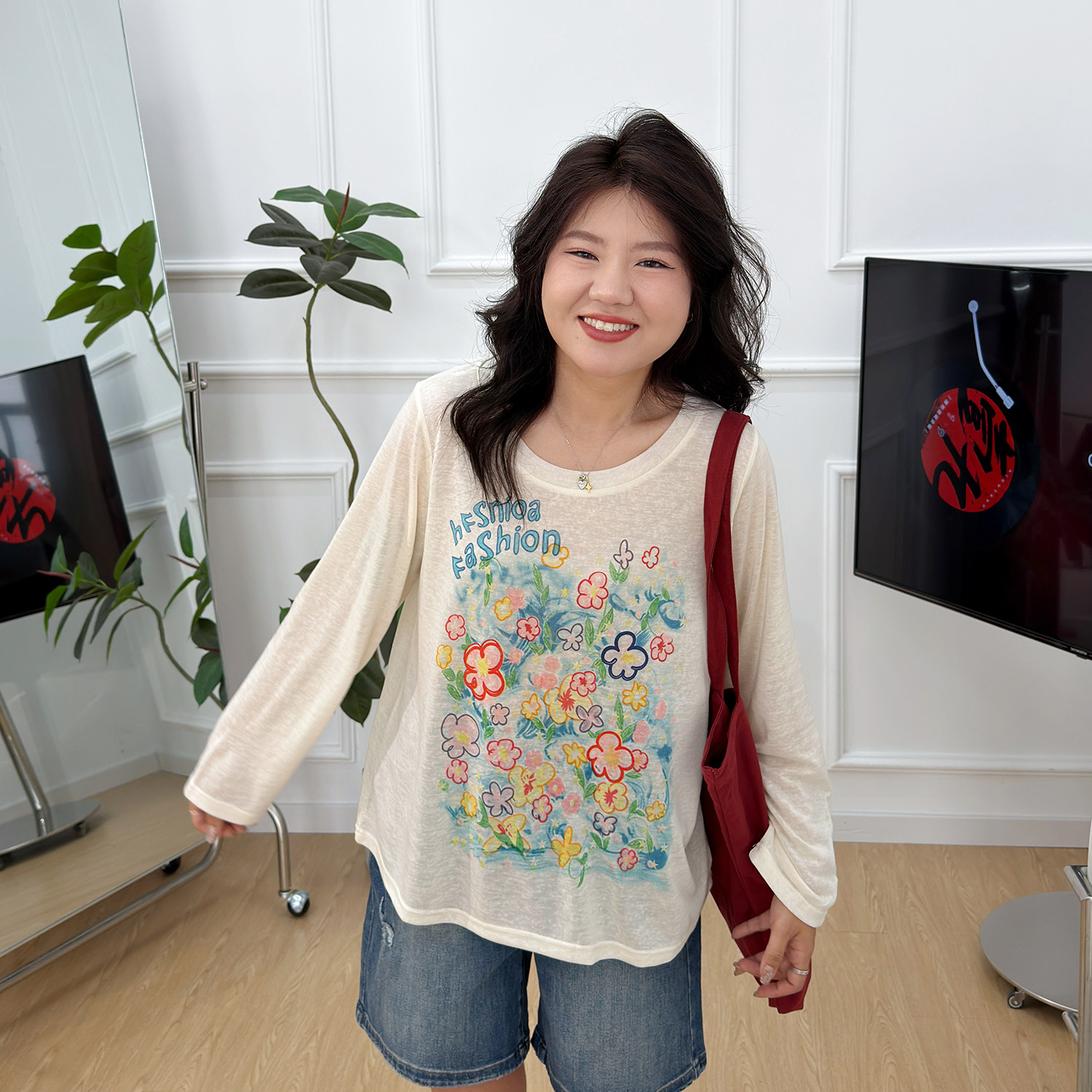 宛宛大码女装胖mm韩版花朵印花防晒长袖T恤夏季宽松显瘦百搭上衣图片