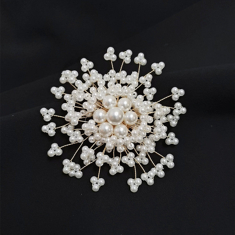 手工串珠雪花珍珠花朵大胸针大气胸花别针韩版秋冬外套配饰品女