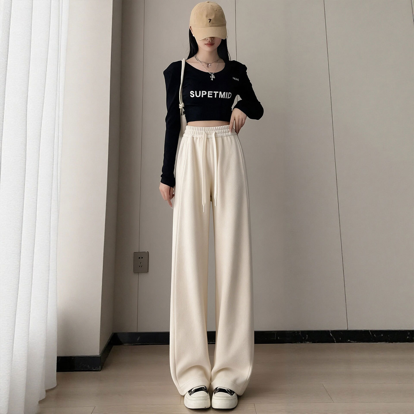 白色裤子女秋2026新款小个子直筒垂感阔腿裤休闲窄版灯芯绒运动裤