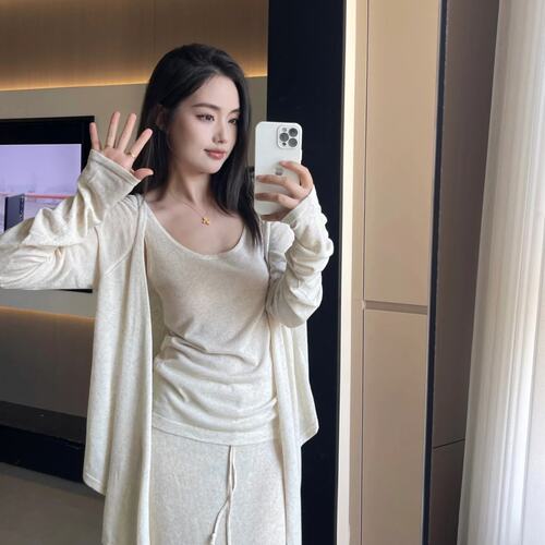 oker章壳儿正品2026秋季新款针织开衫吊带背心半身裙三件套装女