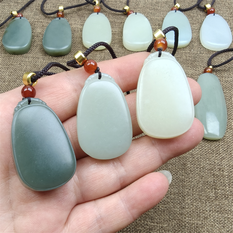 平安无事牌和田玉挂件吊坠保真