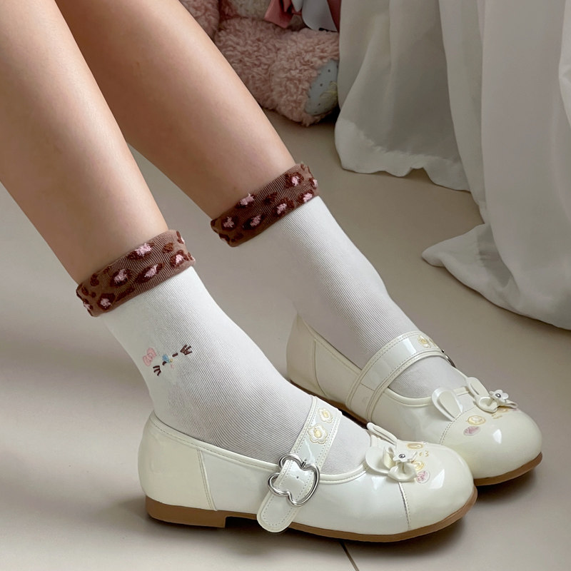 秋冬可爱刺绣猫咪袜子卡通kt翻边ins时尚少女甜美中筒棉袜网红袜