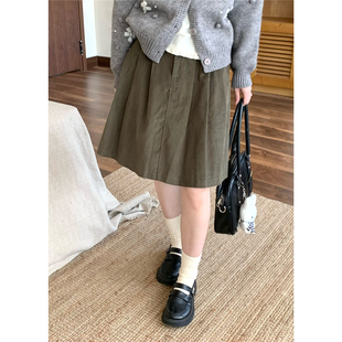 踏进银河 秋冬复古灯芯绒绿色中裙设计感高腰显瘦a字裙 橄榄熟时