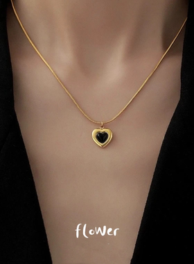 法式复古黑色桃心吊坠小众轻奢高级艺术感2025新款钛钢锁骨链QR01