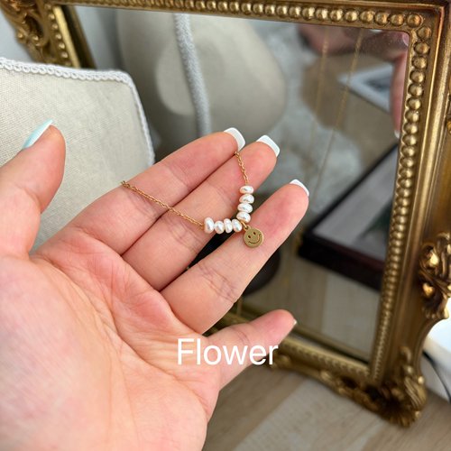 复古珍珠笑脸吊坠项链女金色锁骨链轻奢精致气质百搭甜酷风锁骨链