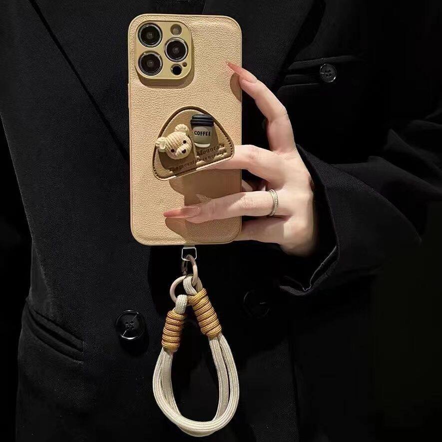 棕色咖啡熊适用苹果16手机壳秋冬高级感iphone15promax苹果13皮套mini小众14防摔12硅胶11女x/xr/max挂绳plus