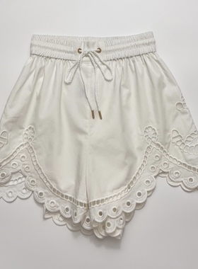 镂空刺绣花边短裤