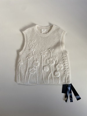 Tèbianco 白茶•手工钩花立体刺绣花朵毛茸茸毛线背心马甲