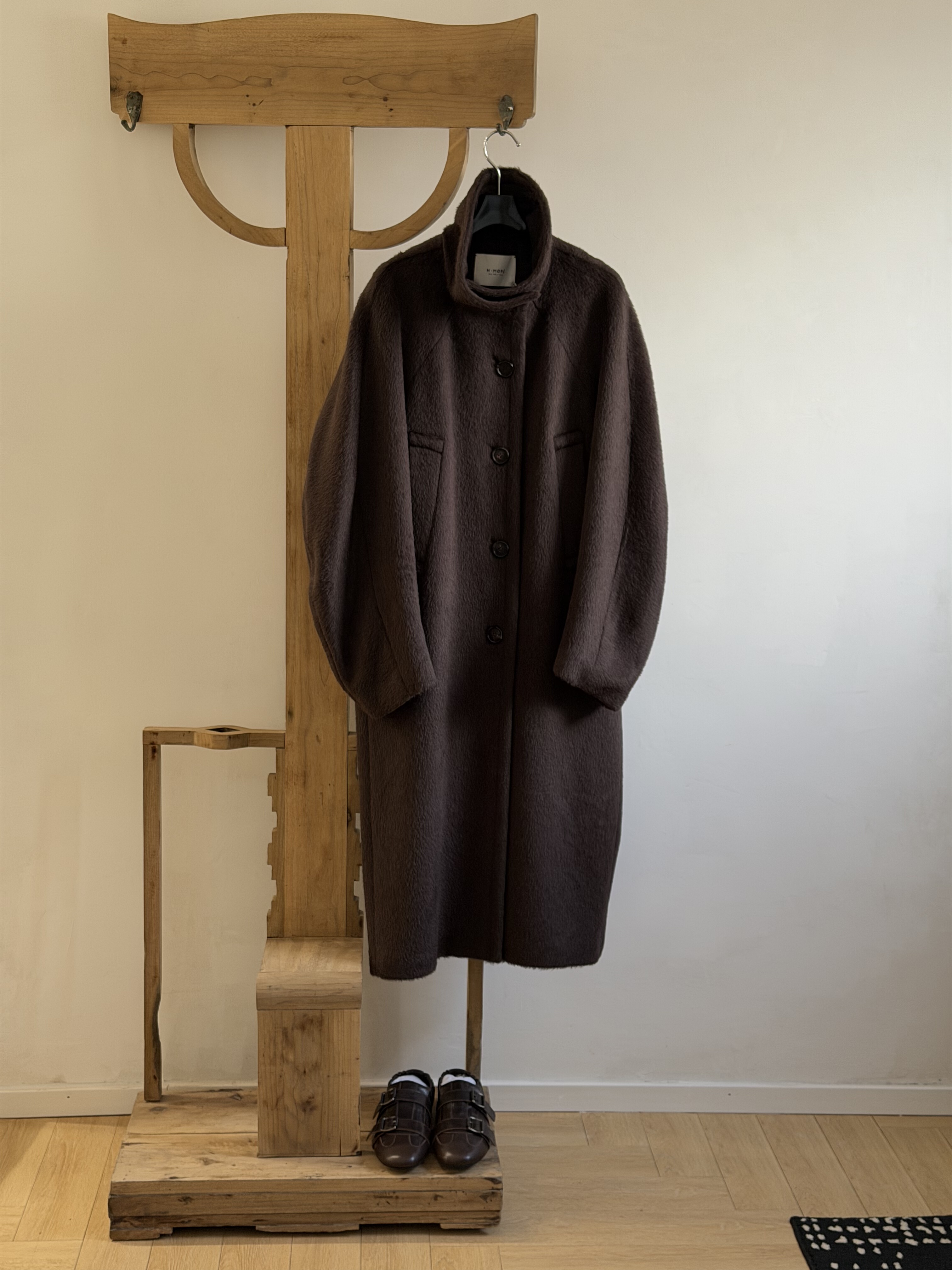 NMORE设计师品牌 25冬季新款 皮草感苏力贝贝羊毛立领长款大衣