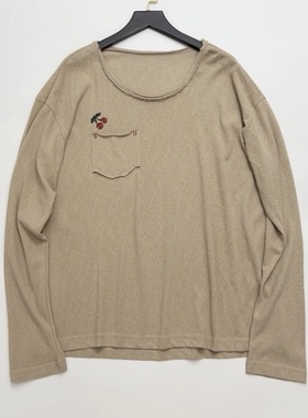 樱桃刺绣口袋女领口毛边长袖T恤