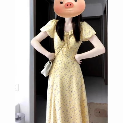 绝美海边穿搭沙滩裙2025新款高端轻奢高级感黄色碎花连衣裙小个子