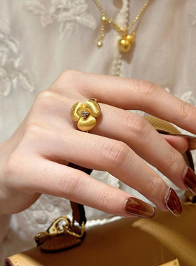 中古风复古拉丝玉兰花戒指轻奢精致高颜值设计显白三瓣花型指环女