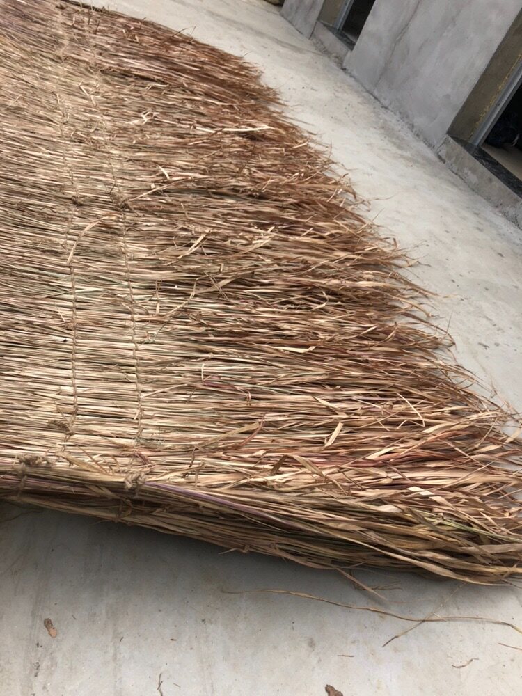 原生态纯天然野生茅草瓦 做工精细  材料300CM*100CM