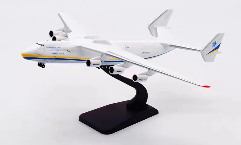 Blue wings 1:400 苏联AN-225 CCCP-82060开舱版合金飞机运输模型