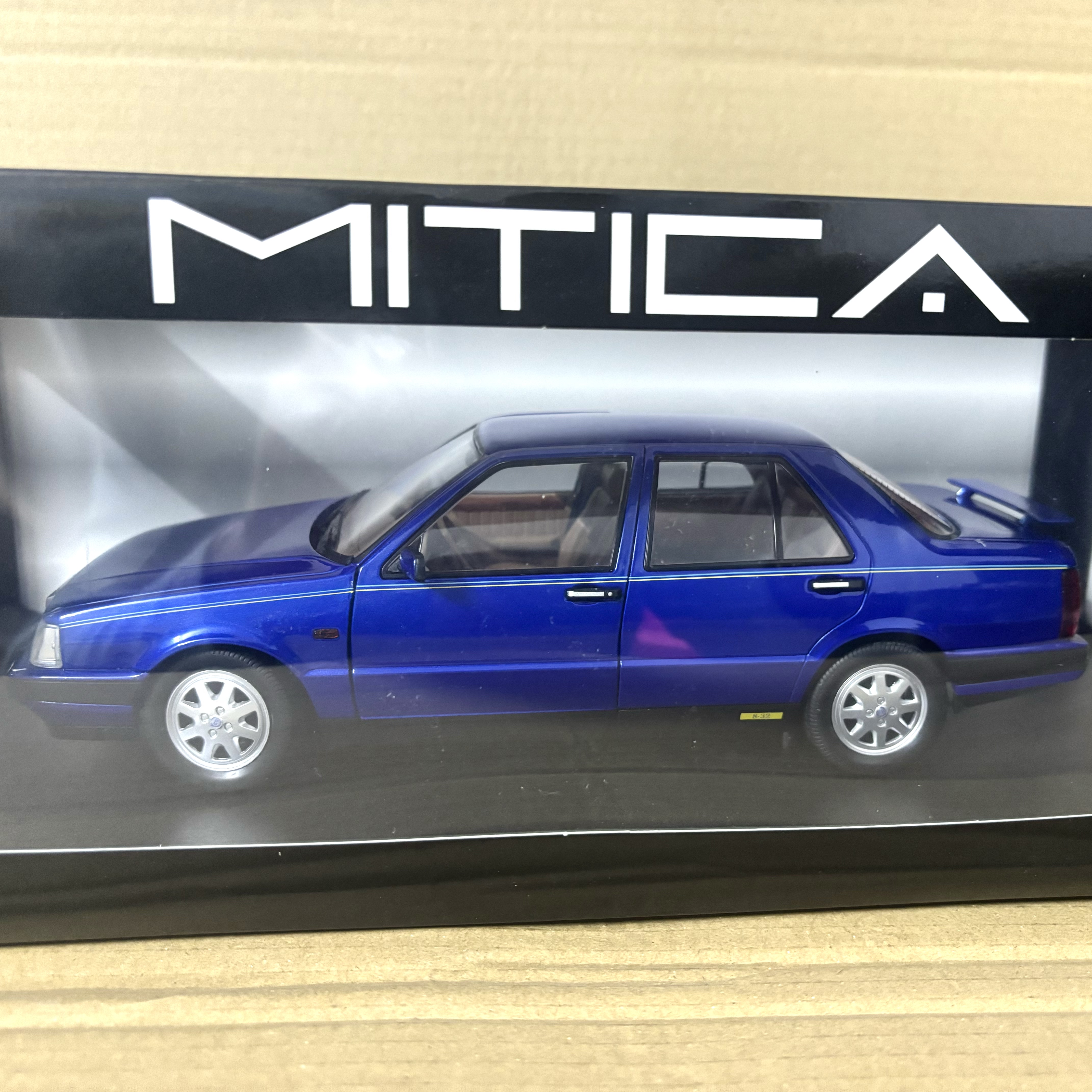 MITICA 1 18 蓝旗亚跑车模型 Lancia 汽车模型蓝色带尾翼