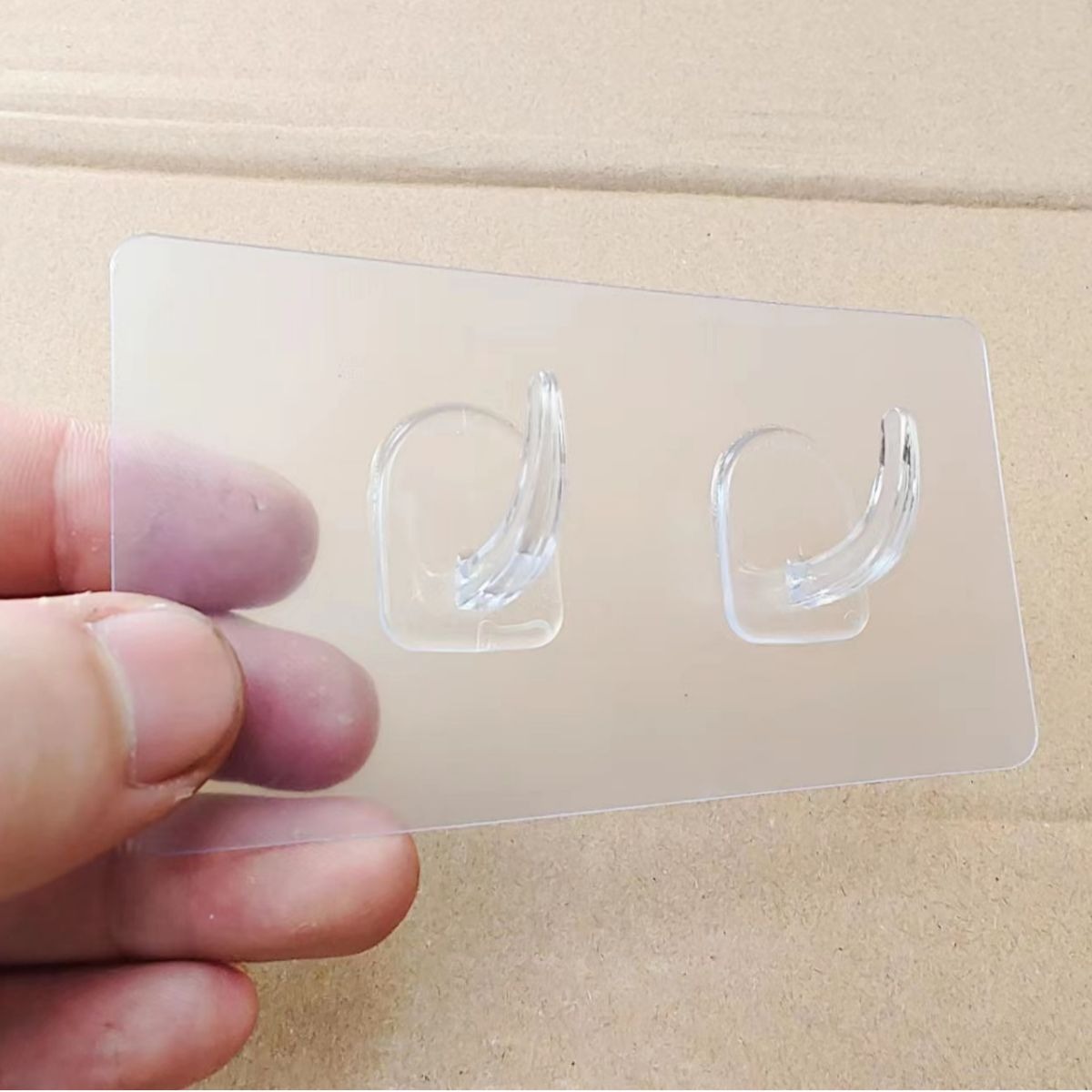 无痕透明挂钩新款抽纸卫生纸洗脸巾透明双排塑料粘钩卫生纸不生锈