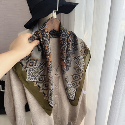 新款复古洋气柔软护颈小围巾方巾腰间丝巾系脖高级感搭配毛衣风衣
