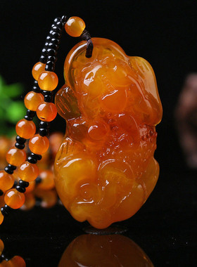 波罗的海老蜜蜡鸡油黄吊坠项链