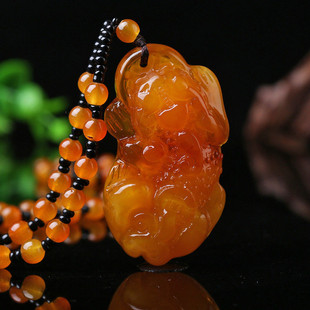 波罗的海老蜜蜡吊坠项链项坠毛衣链男款女士鸡油黄复古琥珀天然