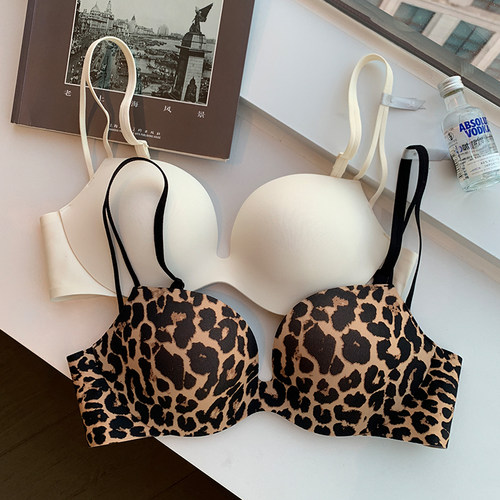 提未苏无钢圈豹纹小胸聚拢内衣