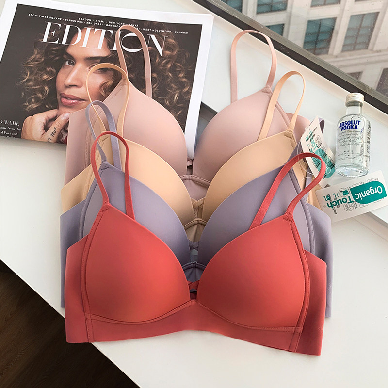 无痕无钢圈裸感内衣女文胸薄款大胸显小透气胸罩收副乳少女三角杯