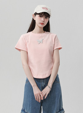 【精品】满68包邮◆2025夏季美式辣妹蝴蝶胸针短款不规则弧形T恤