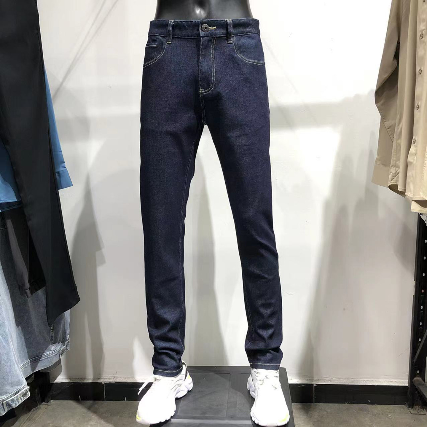 品牌男装！大牌撤柜！秋款牛仔裤