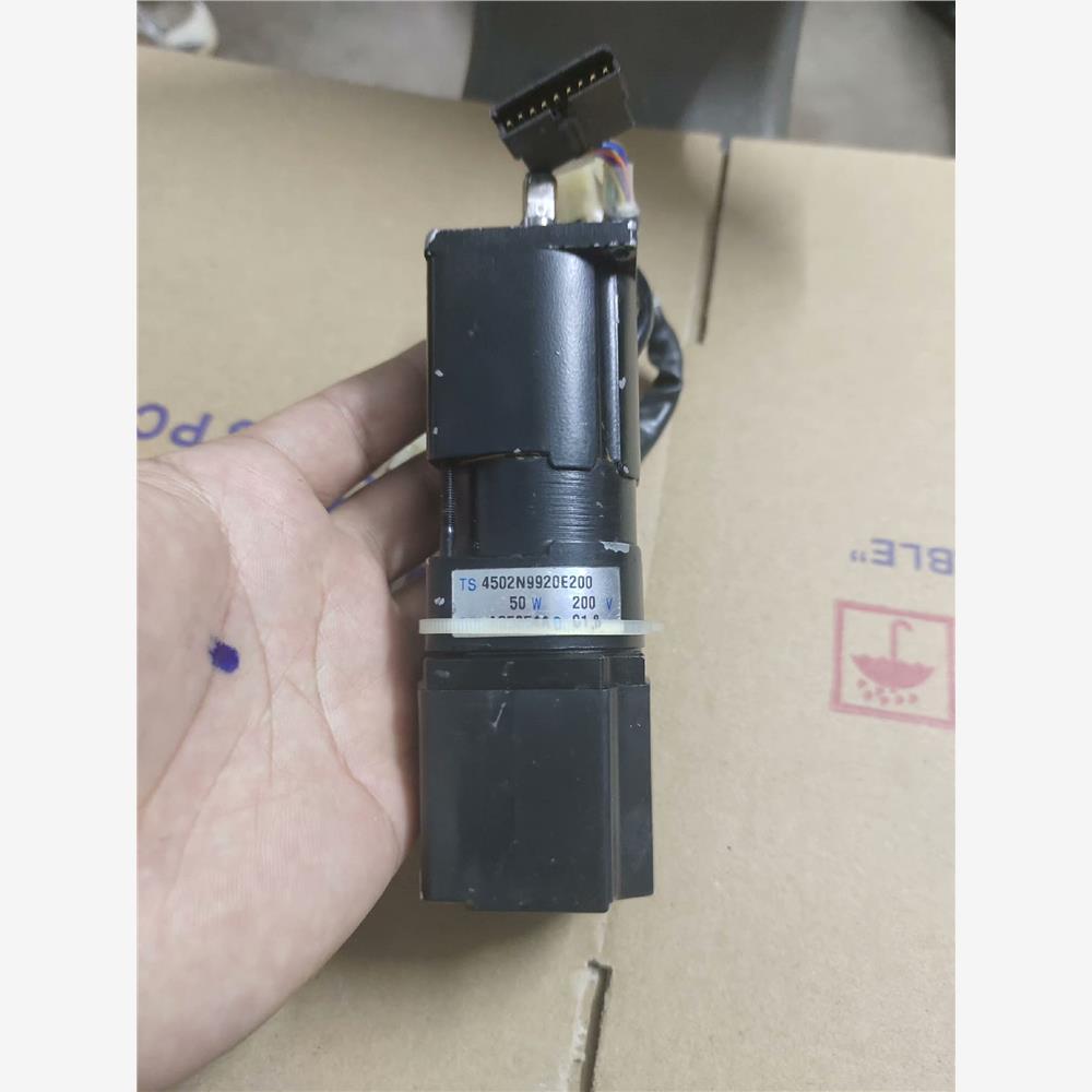 多摩川电机TS4502N9920E200， 功率50w。成色，议价商品