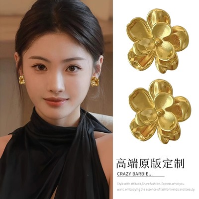复古高级感金色花朵耳钉女轻奢小众高级感气质精致耳环时尚耳饰