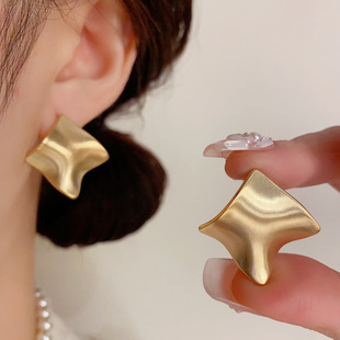 金属拉丝菱形耳钉女轻奢高级感复古百搭时尚耳环秋冬精致气质耳饰