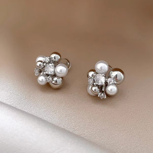 锆石珍珠花球耳钉女轻奢小众设计气质耳钉高级感时尚精致百搭耳饰