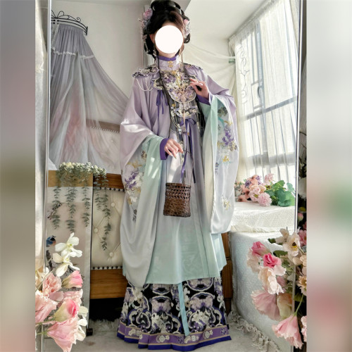 墨晨烟雨紫云玉祇明制汉服云肩