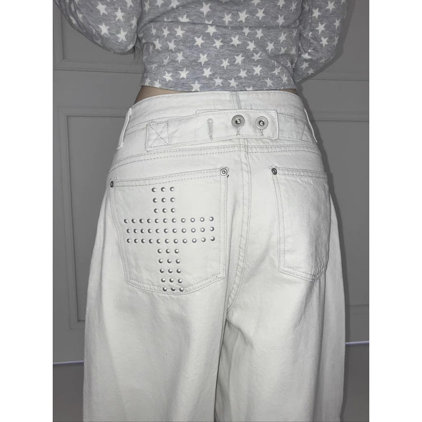 大码美式复古铆钉十字架白色牛仔裤女设计感宽松休闲弯刀阔腿长裤,女装/女士精品,大码裤装,淘宝优惠券,粉丝福利购,淘宝优惠卷