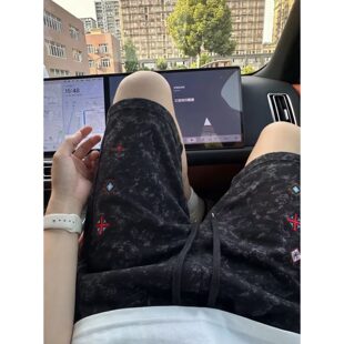 黑色扎染十字架刺绣短裤男款夏季bf慵懒风五分裤宽松休闲弯刀五分
